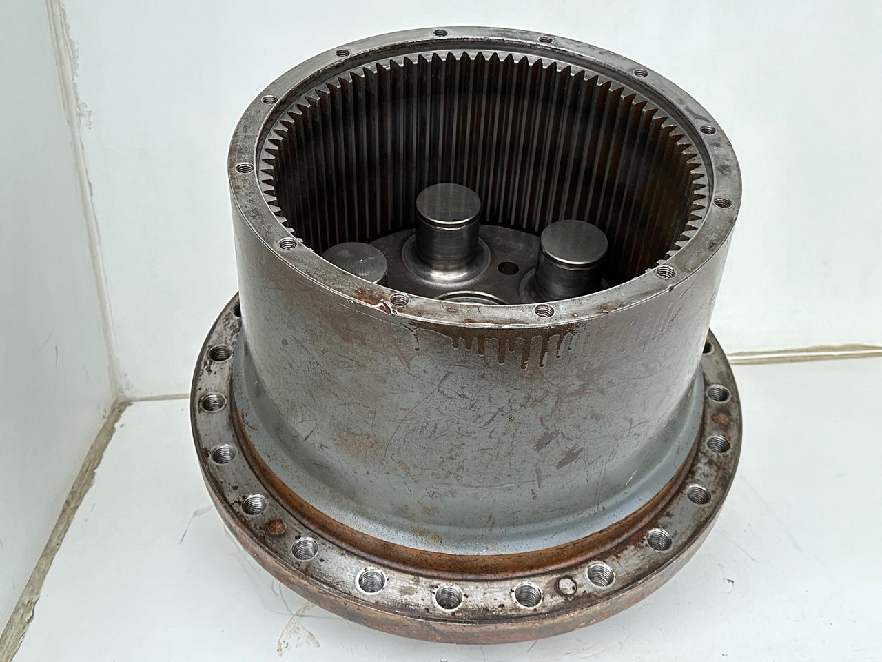 Liebherr Anschlußträger ID-Nr.90207972 mit Innenrad ID-Nr.944315903. FAT400P130-FAT400P139. R926,R928,R930,R934,R936,R938. #0992#0972# - Transmisija - Celtniecības tehnika: foto 4 Liebherr Anschlußträger ID-Nr.90207972 mit Innenrad ID-Nr.944315903. FAT400P130-FAT400P139. R926,R928,R930,R934,R936,R938. #0992#0972# - Transmisija - Celtniecības tehnika: foto 4