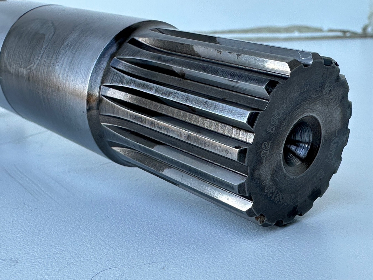 Liebherr Antriebswelle ID-Nr.90201866. FAT355P120. LH40 C, ER934. #90201866.06.08# - Sānpārvads - Kāpurķēžu ekskavators: foto 3 Liebherr Antriebswelle ID-Nr.90201866. FAT355P120. LH40 C, ER934. #90201866.06.08# - Sānpārvads - Kāpurķēžu ekskavators: foto 3