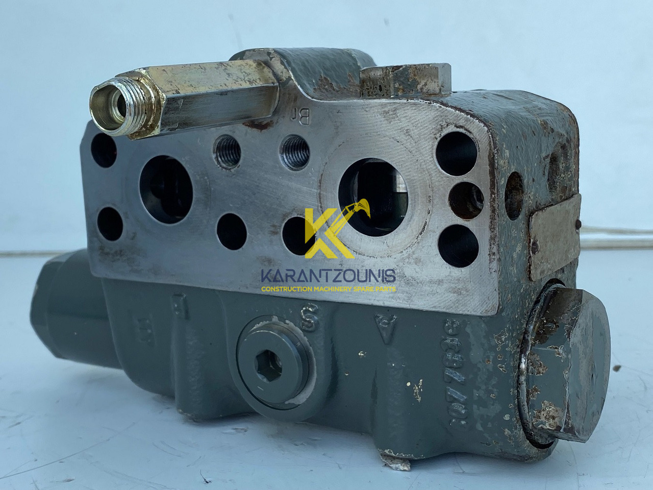 Liebherr Bremsventil ID-Nr.10471957. LOS914, LOS924, R902, R904, R912, R914, R922, R924, R924 COMP, R924 COMPA. #STM20.05## - Sānpārvads - Kāpurķēžu ekskavators: foto 5 Liebherr Bremsventil ID-Nr.10471957. LOS914, LOS924, R902, R904, R912, R914, R922, R924, R924 COMP, R924 COMPA. #STM20.05## - Sānpārvads - Kāpurķēžu ekskavators: foto 5