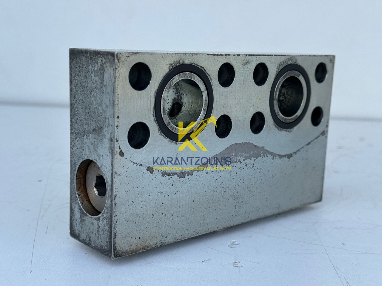 Liebherr Dämpfungsventil ID-Nr.10121777. P924 COMP, P926, R926, R916, R922, R924 COMP, R924, R926 COMP, R926, R930, R936, R946, R950 T, R960 T. #10121777.43199# - Pagrieziena reduktors - Celtniecības tehnika: foto 4 Liebherr Dämpfungsventil ID-Nr.10121777. P924 COMP, P926, R926, R916, R922, R924 COMP, R924, R926 COMP, R926, R930, R936, R946, R950 T, R960 T. #10121777.43199# - Pagrieziena reduktors - Celtniecības tehnika: foto 4