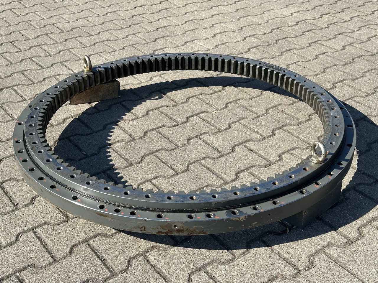 Liebherr Drehkranz - Kugeldrehverbindung Typ:KUD34VJ009-000. ID-Nr.90213287. R914RAIL,R914COMP,R914K-S,R914K-STD,R918LC,R918NLC,R918XLC,R920K-LC,R920K-NLC. #90213287.21155# - Devēja gredzens - Celtniecības tehnika: foto 2 Liebherr Drehkranz - Kugeldrehverbindung Typ:KUD34VJ009-000. ID-Nr.90213287. R914RAIL,R914COMP,R914K-S,R914K-STD,R918LC,R918NLC,R918XLC,R920K-LC,R920K-NLC. #90213287.21155# - Devēja gredzens - Celtniecības tehnika: foto 2