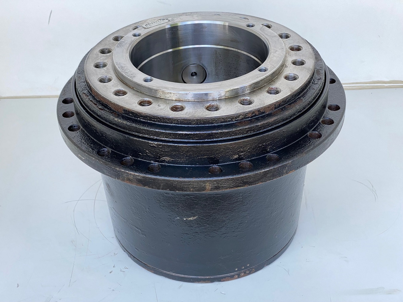 Liebherr Fahrantrieb FAT355P076. ID-Nr.969455101 - ID-Nr.969524001 - ID-Nr.90022900. LO1916, LOS916, R906, R916, R922, R924. #2088# - Sānpārvads - Kāpurķēžu ekskavators: foto 1 Liebherr Fahrantrieb FAT355P076. ID-Nr.969455101 - ID-Nr.969524001 - ID-Nr.90022900. LO1916, LOS916, R906, R916, R922, R924. #2088# - Sānpārvads - Kāpurķēžu ekskavators: foto 1