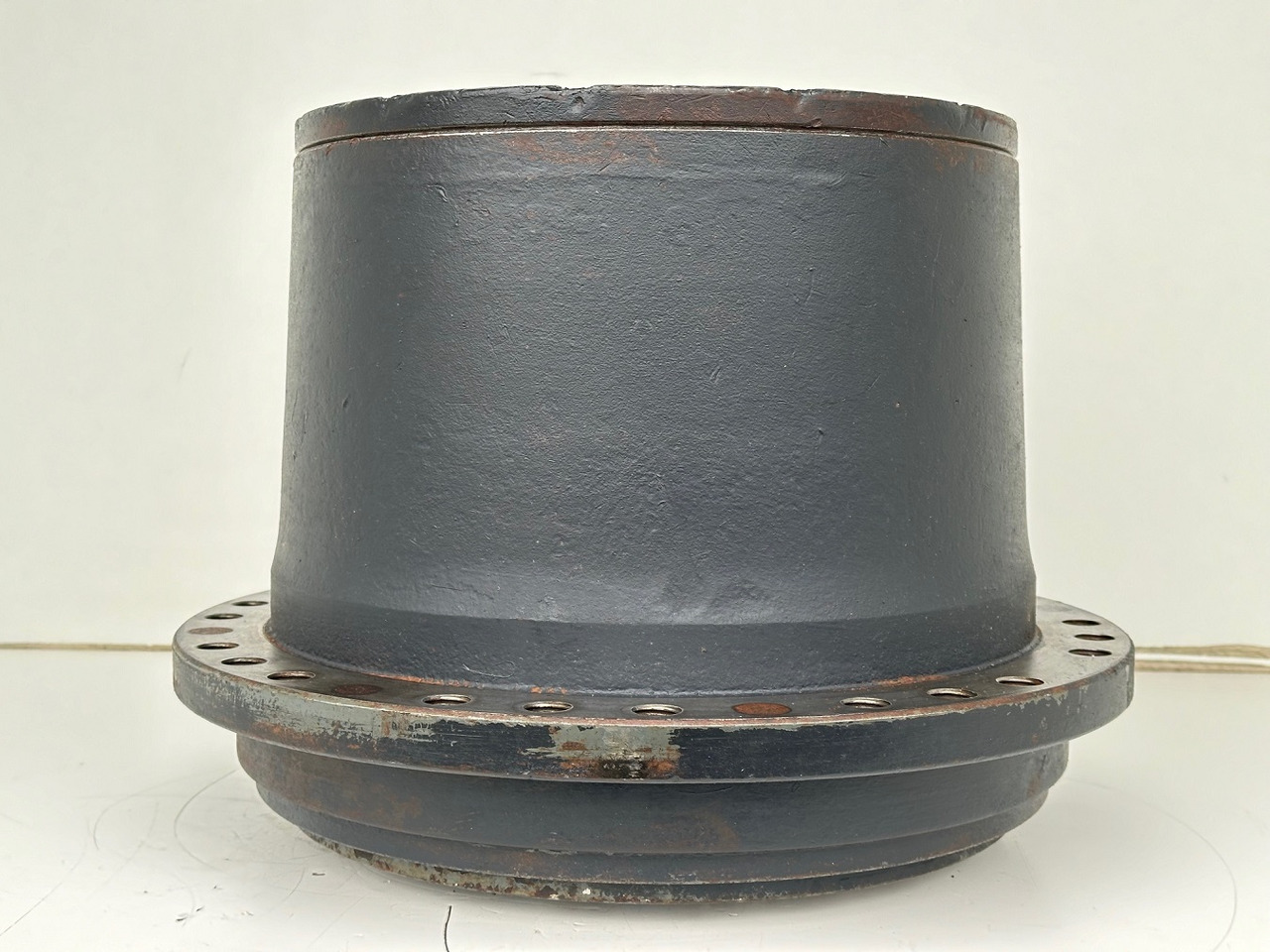 Liebherr Fahrantrieb FAT355P076. ID-Nr.969455101 - ID-Nr.969524001 - ID-Nr.90022900. LO1916, LOS916, R906, R916, R922, R924. #969455101.1647# - Sānpārvads - Celtniecības tehnika: foto 5 Liebherr Fahrantrieb FAT355P076. ID-Nr.969455101 - ID-Nr.969524001 - ID-Nr.90022900. LO1916, LOS916, R906, R916, R922, R924. #969455101.1647# - Sānpārvads - Celtniecības tehnika: foto 5