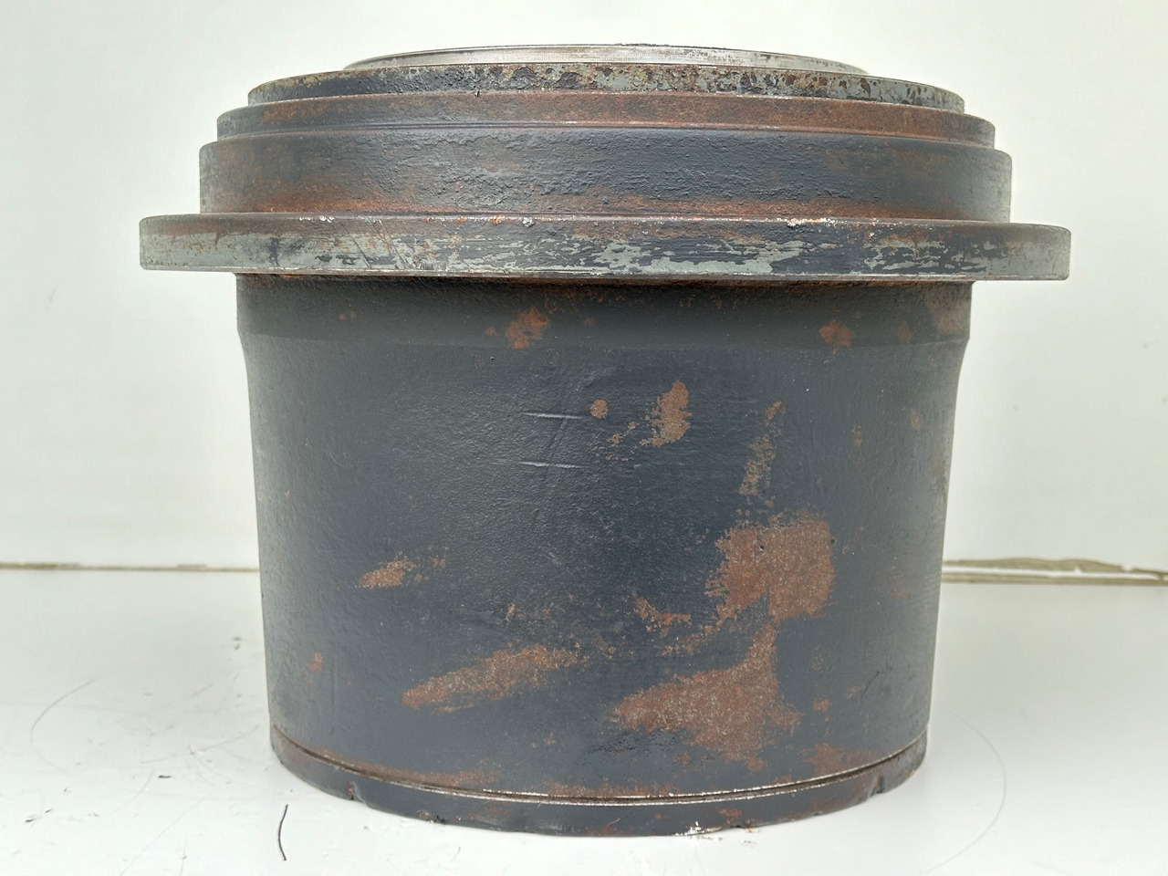 Liebherr Fahrantrieb FAT355P076. ID-Nr.969455101 - ID-Nr.969524001 - ID-Nr.90022900. LO1916, LOS916, R906, R916, R922, R924. #969455101.1647# - Sānpārvads - Celtniecības tehnika: foto 2 Liebherr Fahrantrieb FAT355P076. ID-Nr.969455101 - ID-Nr.969524001 - ID-Nr.90022900. LO1916, LOS916, R906, R916, R922, R924. #969455101.1647# - Sānpārvads - Celtniecības tehnika: foto 2