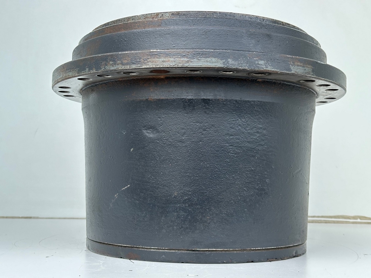 Liebherr Fahrantrieb FAT355P076. ID-Nr.969455101 - ID-Nr.969524001 - ID-Nr.90022900. LO1916, LOS916, R906, R916, R922, R924. #969455101.1649# - Sānpārvads - Celtniecības tehnika: foto 3 Liebherr Fahrantrieb FAT355P076. ID-Nr.969455101 - ID-Nr.969524001 - ID-Nr.90022900. LO1916, LOS916, R906, R916, R922, R924. #969455101.1649# - Sānpārvads - Celtniecības tehnika: foto 3