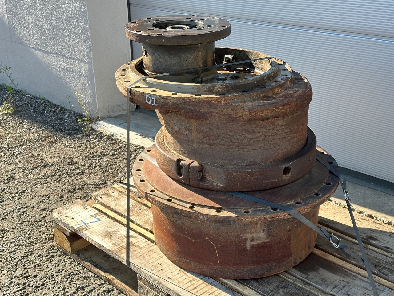 Liebherr Fahrantrieb FAT450E510. ID-Nr.970351501 - ID-Nr.90025195 - ID-Nr.90203584. LR634-992, LU755D-999, O634-992, PR734-4L-1481,PR734-4XL-1659. #10739.01# - Sānpārvads - Buldozers: foto 3 Liebherr Fahrantrieb FAT450E510. ID-Nr.970351501 - ID-Nr.90025195 - ID-Nr.90203584. LR634-992, LU755D-999, O634-992, PR734-4L-1481,PR734-4XL-1659. #10739.01# - Sānpārvads - Buldozers: foto 3