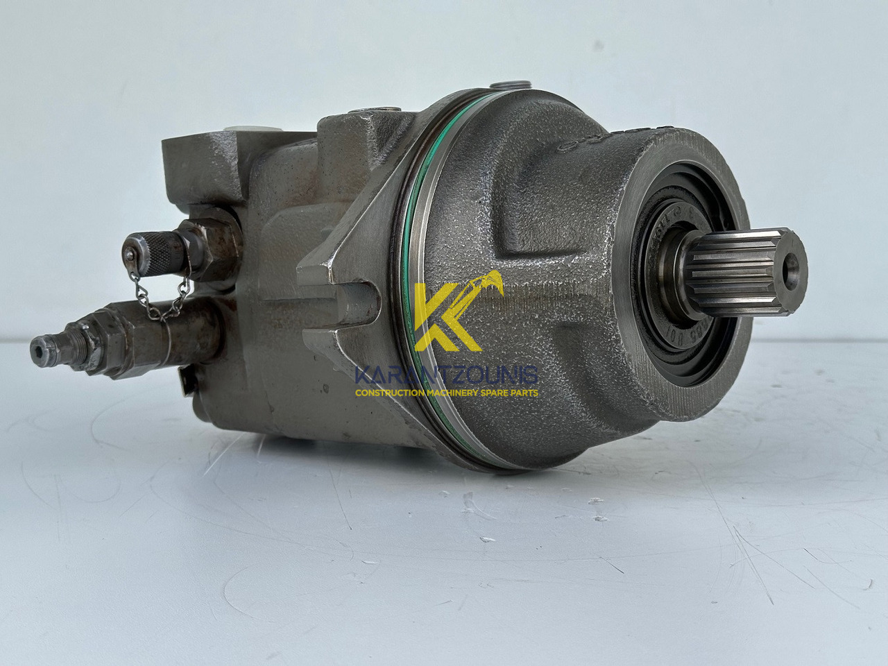 Liebherr Hydraulikeinbaumotor Typ:FMF058, ID-Nr.10122576 - ID-Nr.10145827 - ID-Nr.11371069. LOS1906, P924 COMP , R906, R906 PROTO, R916, R922, R924, R924 COMP, R926 COMP, R926 K LC. #11371069.43199# - Pagrieziena reduktors - Celtniecības tehnika: foto 2 Liebherr Hydraulikeinbaumotor Typ:FMF058, ID-Nr.10122576 - ID-Nr.10145827 - ID-Nr.11371069. LOS1906, P924 COMP , R906, R906 PROTO, R916, R922, R924, R924 COMP, R926 COMP, R926 K LC. #11371069.43199# - Pagrieziena reduktors - Celtniecības tehnika: foto 2