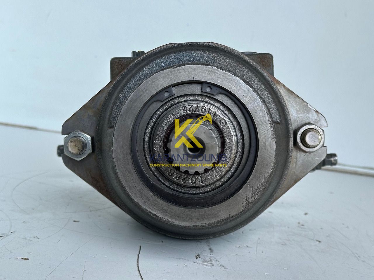 Liebherr Hydraulikeinbaumotor Typ:FMF058, ID-Nr.10122576 - ID-Nr.10145827 - ID-Nr.11371069. LOS1906, P924 COMP , R906, R906 PROTO, R916, R922, R924, R924 COMP, R926 COMP, R926 K LC. #39780# - Hidrauliskais motors - Ekskavators: foto 5 Liebherr Hydraulikeinbaumotor Typ:FMF058, ID-Nr.10122576 - ID-Nr.10145827 - ID-Nr.11371069. LOS1906, P924 COMP , R906, R906 PROTO, R916, R922, R924, R924 COMP, R926 COMP, R926 K LC. #39780# - Hidrauliskais motors - Ekskavators: foto 5