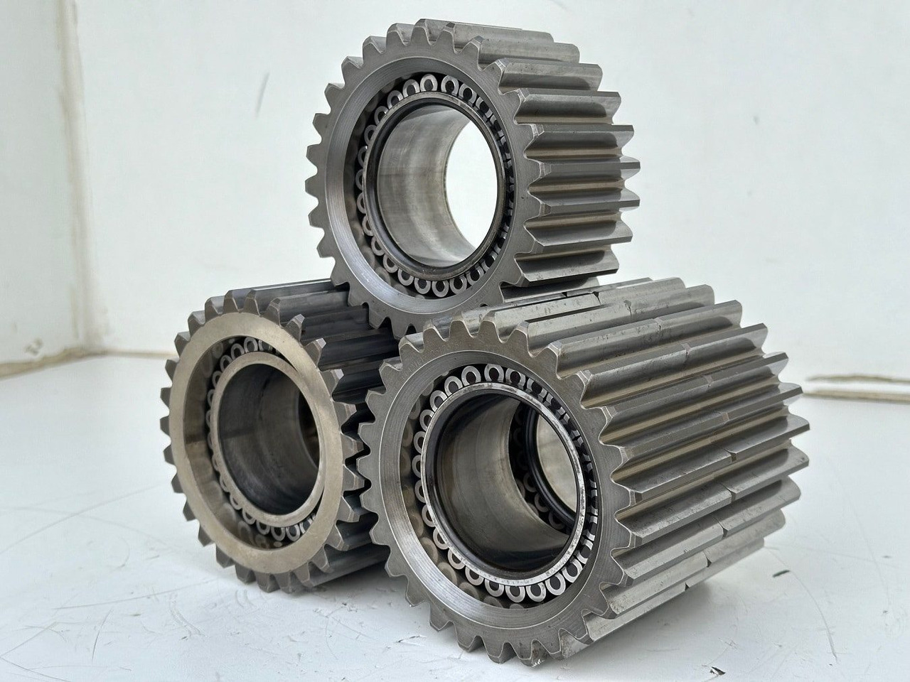 Liebherr Planetenrad ID-Nr.90024935. FAT400P112 - FAT400P130 - FAT400P139. R926, R928, R930, R934, R936, R938, R940, R944, R946, R950 T. #0992#0792# - Transmisija - Celtniecības tehnika: foto 1 Liebherr Planetenrad ID-Nr.90024935. FAT400P112 - FAT400P130 - FAT400P139. R926, R928, R930, R934, R936, R938, R940, R944, R946, R950 T. #0992#0792# - Transmisija - Celtniecības tehnika: foto 1