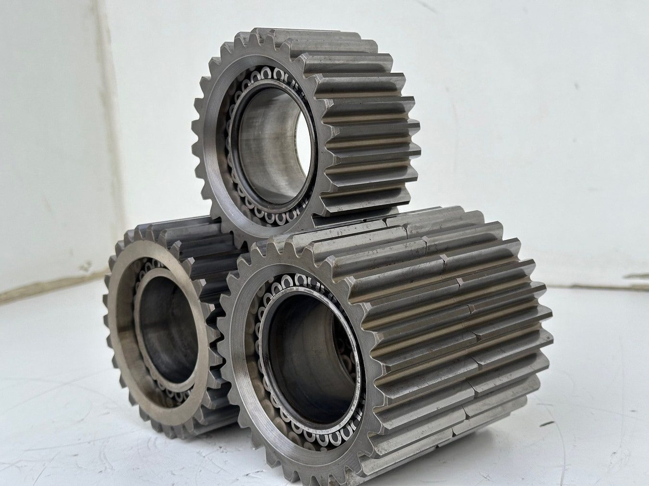 Liebherr Planetenrad ID-Nr.90024935. FAT400P112 - FAT400P130 - FAT400P139. R926, R928, R930, R934, R936, R938, R940, R944, R946, R950 T. #0992#0792# - Transmisija - Celtniecības tehnika: foto 2 Liebherr Planetenrad ID-Nr.90024935. FAT400P112 - FAT400P130 - FAT400P139. R926, R928, R930, R934, R936, R938, R940, R944, R946, R950 T. #0992#0792# - Transmisija - Celtniecības tehnika: foto 2