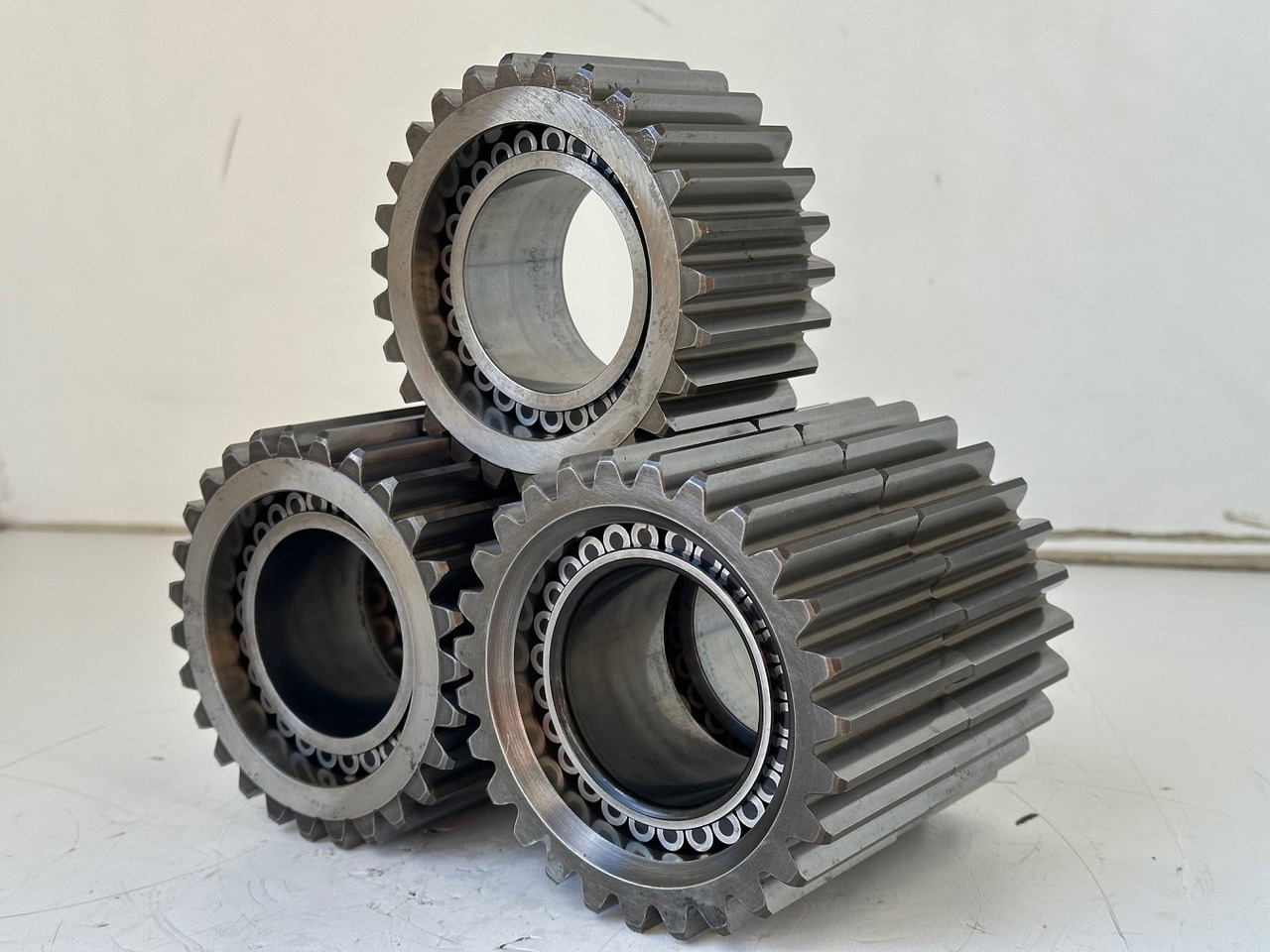 Liebherr Planetenrad ID-Nr.90024935. FAT400P112 - FAT400P130 - FAT400P139. R926, R928, R930, R934, R936, R938, R940, R944, R946, R950 T. #90024935.01.51139# - Pārnesumkārba - Celtniecības tehnika: foto 1 Liebherr Planetenrad ID-Nr.90024935. FAT400P112 - FAT400P130 - FAT400P139. R926, R928, R930, R934, R936, R938, R940, R944, R946, R950 T. #90024935.01.51139# - Pārnesumkārba - Celtniecības tehnika: foto 1