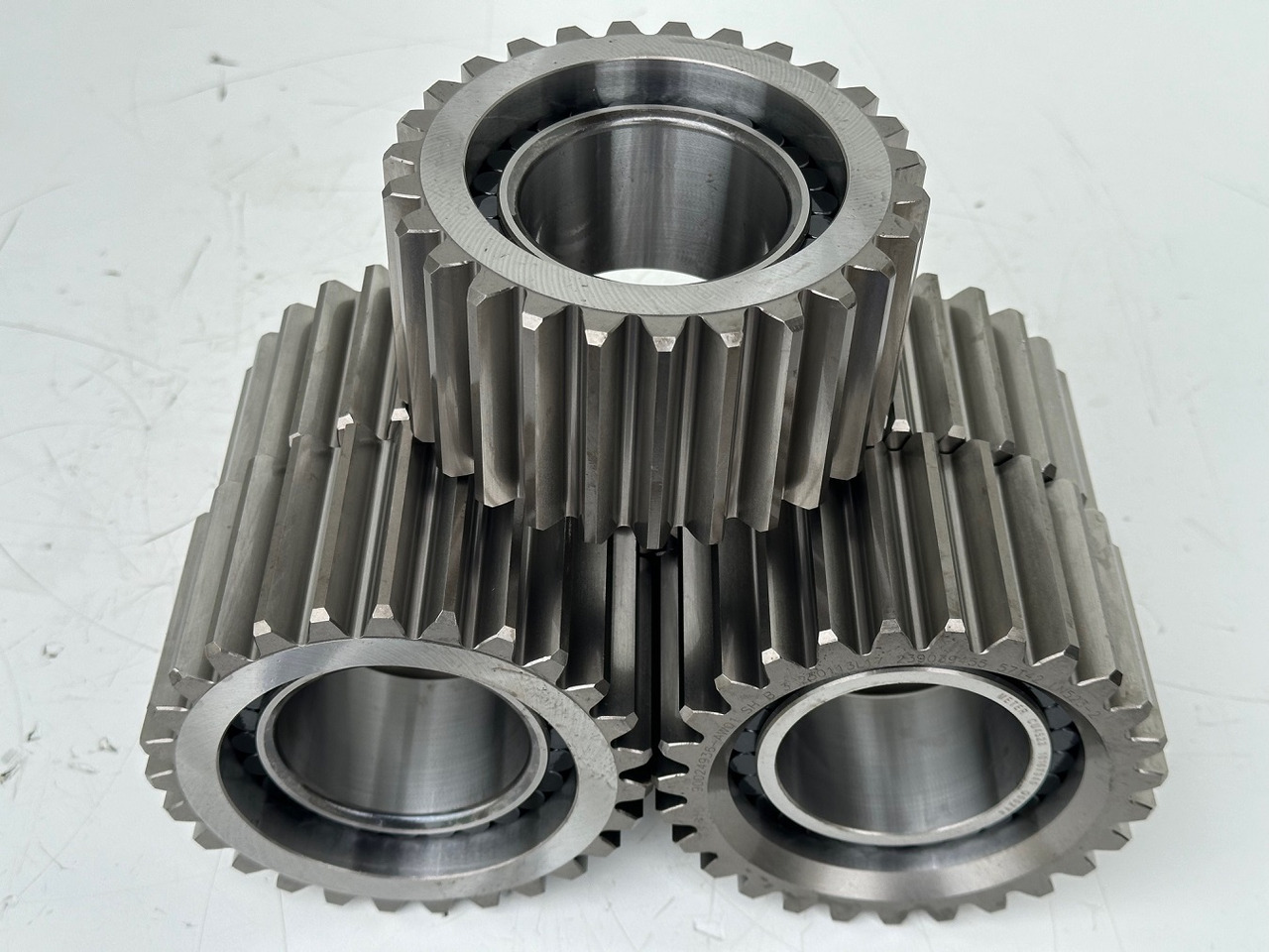 Liebherr Planetenrad ID-Nr.90024935. FAT400P112 - FAT400P130 - FAT400P139. R926, R928, R930, R934, R936, R938, R940, R944, R946, R950 T. #90024935.20.02# - Transmisija - Celtniecības tehnika: foto 4 Liebherr Planetenrad ID-Nr.90024935. FAT400P112 - FAT400P130 - FAT400P139. R926, R928, R930, R934, R936, R938, R940, R944, R946, R950 T. #90024935.20.02# - Transmisija - Celtniecības tehnika: foto 4