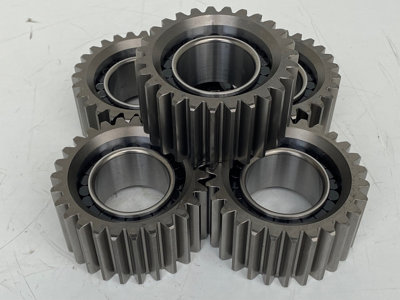 Liebherr Planetenrad ID-Nr.90205840. FAT350P126 - FAT350P138. R920 - R922 - R924 - R925 - R926 - R930 T. #PL24.02.1# - Sānpārvads - Celtniecības tehnika: foto 2 Liebherr Planetenrad ID-Nr.90205840. FAT350P126 - FAT350P138. R920 - R922 - R924 - R925 - R926 - R930 T. #PL24.02.1# - Sānpārvads - Celtniecības tehnika: foto 2