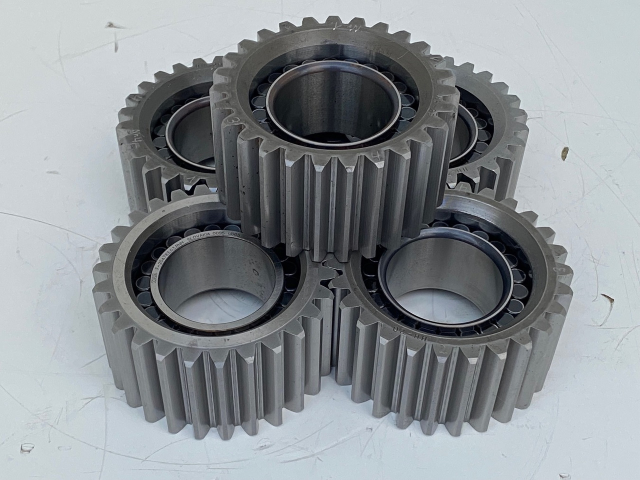 Liebherr Planetenrad ID-Nr.90205840. FAT350P126 - FAT350P138. R920 - R922 - R924 - R925 - R926 - R930 T. #PL24.02.2# - Sānpārvads - Celtniecības tehnika: foto 1 Liebherr Planetenrad ID-Nr.90205840. FAT350P126 - FAT350P138. R920 - R922 - R924 - R925 - R926 - R930 T. #PL24.02.2# - Sānpārvads - Celtniecības tehnika: foto 1