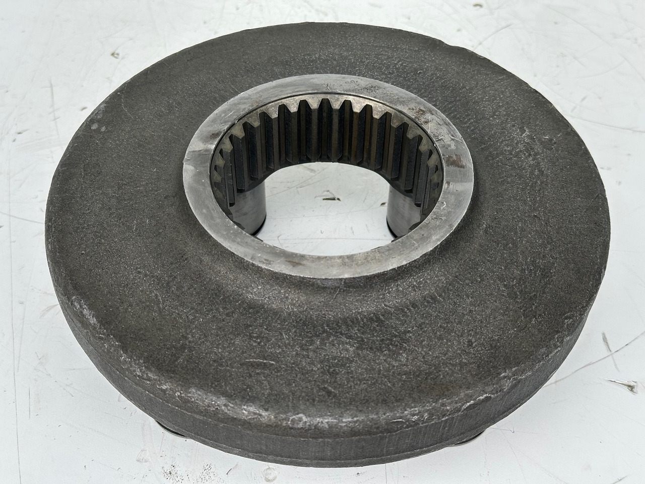 Liebherr Planetenträger ID-Nr.944306303 - ID-Nr.9443063. A924, A934, LH30, LH35, R906, R916, R922, R924, R926, R932, R934, R944. #944306303.16.05# - Pagrieziena reduktors - Celtniecības tehnika: foto 4 Liebherr Planetenträger ID-Nr.944306303 - ID-Nr.9443063. A924, A934, LH30, LH35, R906, R916, R922, R924, R926, R932, R934, R944. #944306303.16.05# - Pagrieziena reduktors - Celtniecības tehnika: foto 4