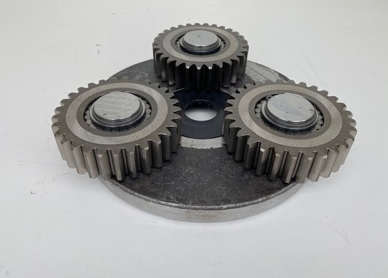 Liebherr Planetenträger mit Planetenrad ID-Nr.944300803 - ID-Nr.944301003. FAT400 - FAT400/018 - FAT400P018 - FAT400P063 - FAT400P073 - FAT400P092. #C6-2699# - Sānpārvads - Kāpurķēžu ekskavators: foto 2 Liebherr Planetenträger mit Planetenrad ID-Nr.944300803 - ID-Nr.944301003. FAT400 - FAT400/018 - FAT400P018 - FAT400P063 - FAT400P073 - FAT400P092. #C6-2699# - Sānpārvads - Kāpurķēžu ekskavators: foto 2