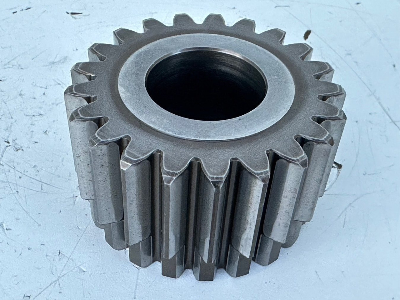 Liebherr Sonnenrad ID-Nr.90002821. FAT400P112, FAT400P130, FAT400P139. R926, R928, R930, R934, R936, R938, R940, R944, R946, R950 T. #01.51139# - Transmisija - Celtniecības tehnika: foto 3 Liebherr Sonnenrad ID-Nr.90002821. FAT400P112, FAT400P130, FAT400P139. R926, R928, R930, R934, R936, R938, R940, R944, R946, R950 T. #01.51139# - Transmisija - Celtniecības tehnika: foto 3