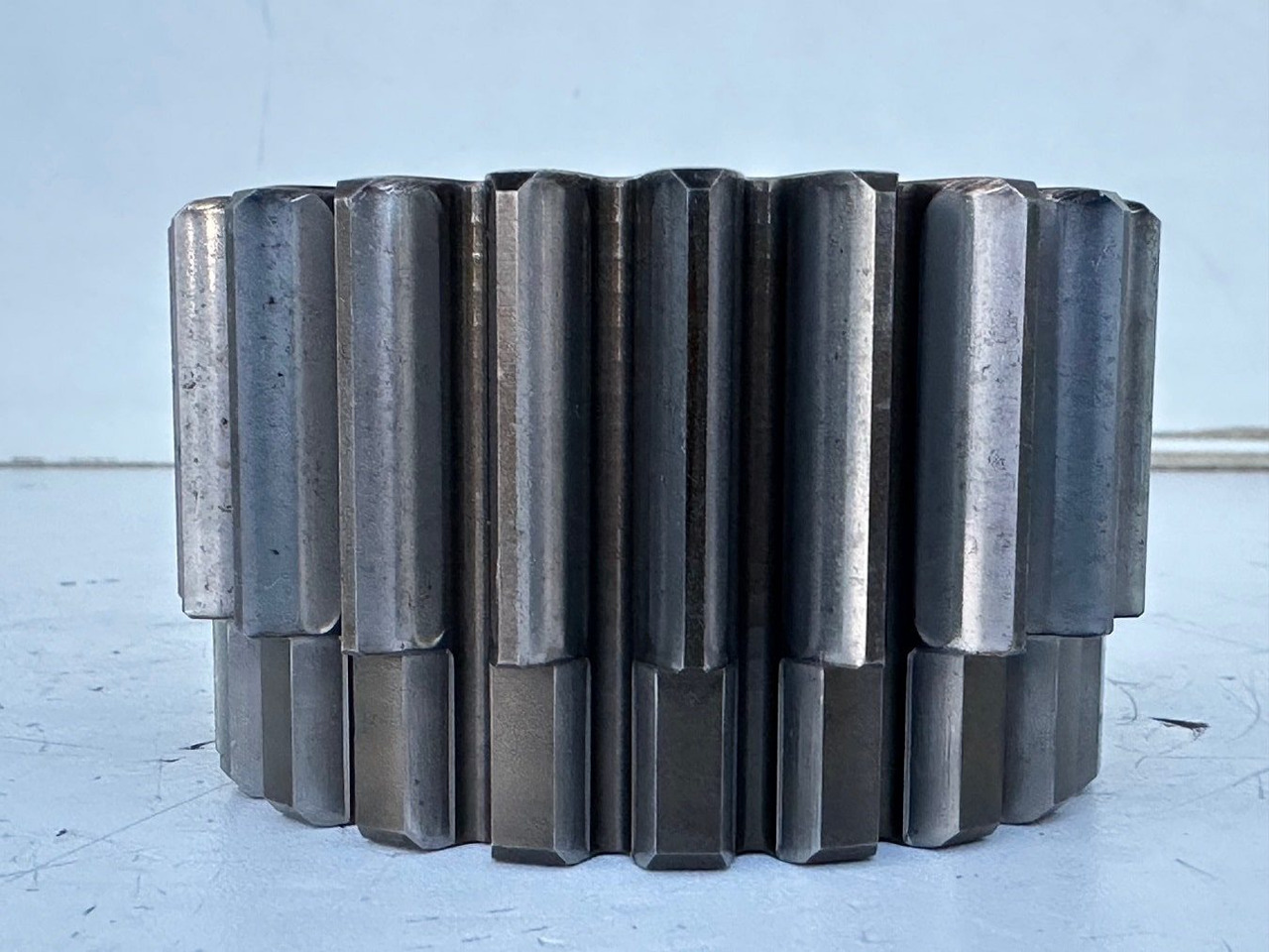 Liebherr Sonnenrad ID-Nr.90002821. FAT400P112, FAT400P130, FAT400P139. R926, R928, R930, R934, R936, R938, R940, R944, R946, R950 T. #01.51139# - Transmisija - Celtniecības tehnika: foto 5 Liebherr Sonnenrad ID-Nr.90002821. FAT400P112, FAT400P130, FAT400P139. R926, R928, R930, R934, R936, R938, R940, R944, R946, R950 T. #01.51139# - Transmisija - Celtniecības tehnika: foto 5