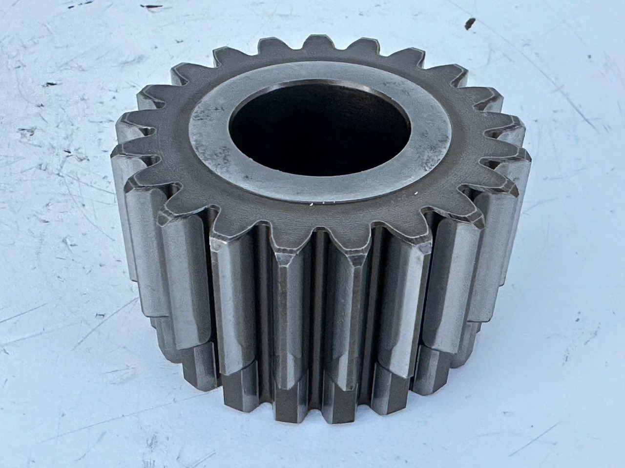 Liebherr Sonnenrad ID-Nr.90002821. FAT400P112, FAT400P130, FAT400P139. R926, R928, R930, R934, R936, R938, R940, R944, R946, R950 T. #02.51139# - Sānpārvads - Celtniecības tehnika: foto 4 Liebherr Sonnenrad ID-Nr.90002821. FAT400P112, FAT400P130, FAT400P139. R926, R928, R930, R934, R936, R938, R940, R944, R946, R950 T. #02.51139# - Sānpārvads - Celtniecības tehnika: foto 4