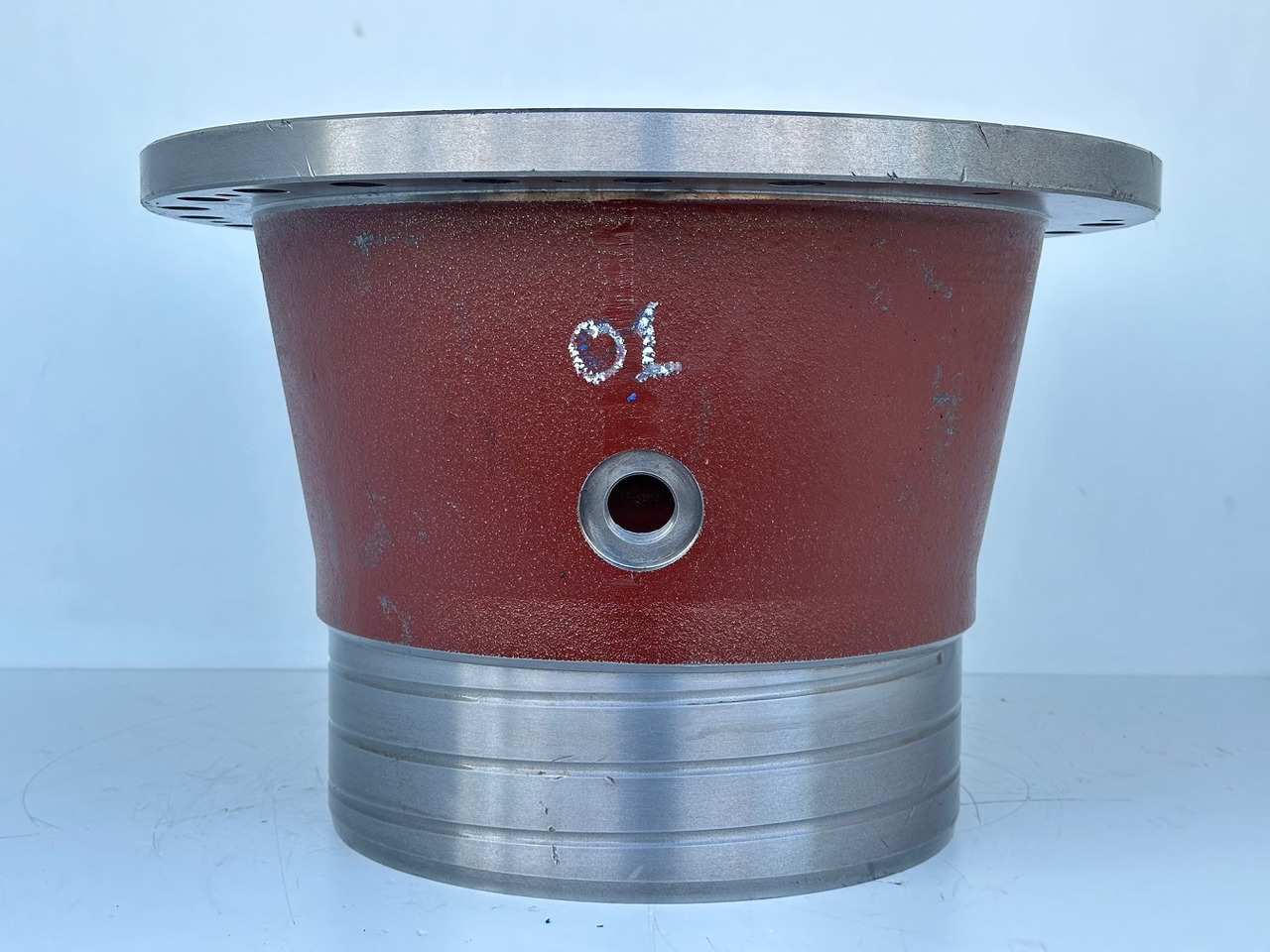 Original Liebherr Abtriebswellengehäuse ID-Nr.932917901 mit Kegelrollenlager ID-Nr.746231701. A954B, A954C, LH80, R954 CG, EP954, ER954, P954, R954 B, R954 C. #932917901.01# - Pagrieziena reduktors - Celtniecības tehnika: foto 1 Original Liebherr Abtriebswellengehäuse ID-Nr.932917901 mit Kegelrollenlager ID-Nr.746231701. A954B, A954C, LH80, R954 CG, EP954, ER954, P954, R954 B, R954 C. #932917901.01# - Pagrieziena reduktors - Celtniecības tehnika: foto 1