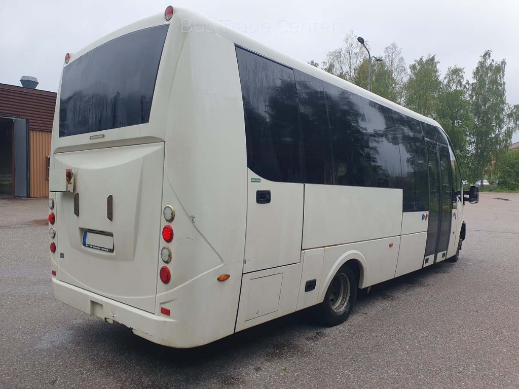 IVECO Rosero FIRST - Mikroautobuss, Pasažieru furgons: foto 2 IVECO Rosero FIRST - Mikroautobuss, Pasažieru furgons: foto 2