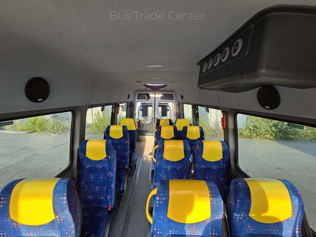 VOLKSWAGEN Crafter 50 LR // 3 units with lift - Mikroautobuss, Pasažieru furgons: foto 3 VOLKSWAGEN Crafter 50 LR // 3 units with lift - Mikroautobuss, Pasažieru furgons: foto 3