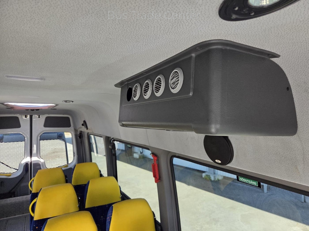 VOLKSWAGEN Crafter 50 LR // 3 units with lift - Mikroautobuss, Pasažieru furgons: foto 5 VOLKSWAGEN Crafter 50 LR // 3 units with lift - Mikroautobuss, Pasažieru furgons: foto 5