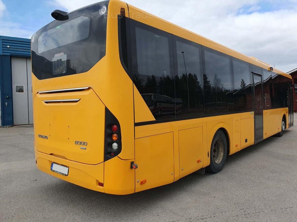 VOLVO 8900 B8RLE - Piepilsētas autobuss: foto 2 VOLVO 8900 B8RLE - Piepilsētas autobuss: foto 2