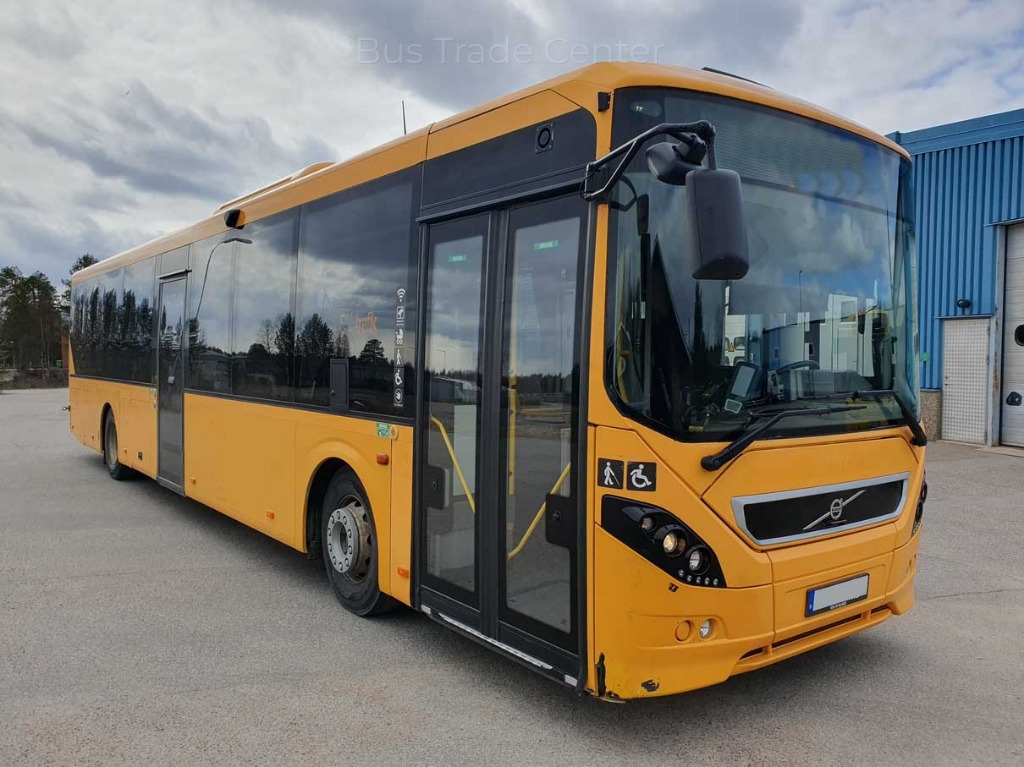 VOLVO 8900 B8RLE - Piepilsētas autobuss: foto 1 VOLVO 8900 B8RLE - Piepilsētas autobuss: foto 1