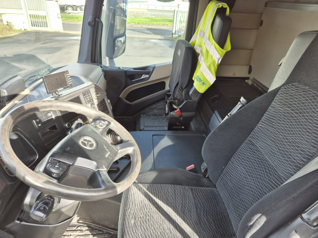 Mercedes Benz 1846 Actros  (Nr. 5883) - Autocisterna: foto 2 Mercedes Benz 1846 Actros  (Nr. 5883) - Autocisterna: foto 2