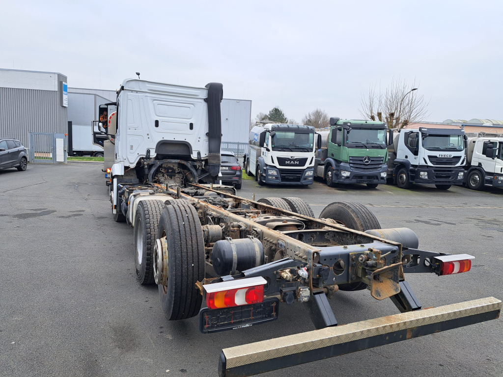 Mercedes Benz Actros 2545 L 6x2 Motorschaden(Nr. 5785) - Šasija kravas automašīna: foto 5 Mercedes Benz Actros 2545 L 6x2 Motorschaden(Nr. 5785) - Šasija kravas automašīna: foto 5