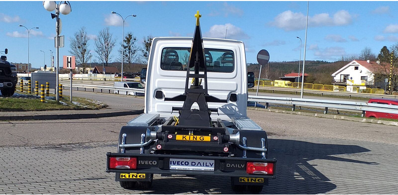 Iveco 50C18 + KING HZ-4R Hakowiec / Hooklift / Abrollkipper - Pacēlājs ar āķi: foto 1 Iveco 50C18 + KING HZ-4R Hakowiec / Hooklift / Abrollkipper - Pacēlājs ar āķi: foto 1