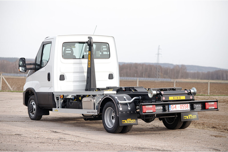 Iveco Daily 70C18 - Pacēlājs ar āķi: foto 1 Iveco Daily 70C18 - Pacēlājs ar āķi: foto 1