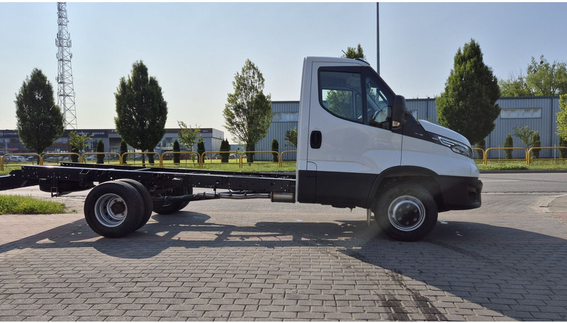Iveco Daily 70C18 - nowe! - Šasija kravas automašīna: foto 4 Iveco Daily 70C18 - nowe! - Šasija kravas automašīna: foto 4