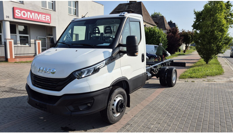 Iveco Daily 70C18 - nowe! - Šasija kravas automašīna: foto 1 Iveco Daily 70C18 - nowe! - Šasija kravas automašīna: foto 1
