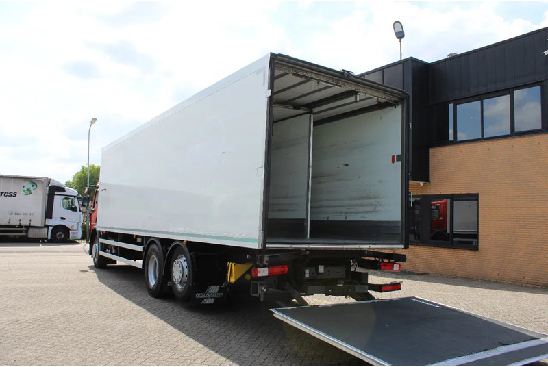Renault D * WIDE 26 * CARRIER * 6X2 LIFT * - Kravas automašīna refrižerators: foto 4 Renault D * WIDE 26 * CARRIER * 6X2 LIFT * - Kravas automašīna refrižerators: foto 4