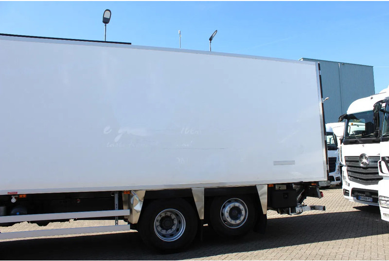 Renault Premium 310 * EURO5 * CARRIER SUPRA 850 * 6X2 * MANUAUL * - Kravas automašīna refrižerators: foto 5 Renault Premium 310 * EURO5 * CARRIER SUPRA 850 * 6X2 * MANUAUL * - Kravas automašīna refrižerators: foto 5