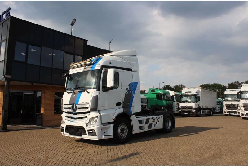Mercedes-Benz Actros 1853 * RETARDER * 4X2 * - Vilcējs: foto 2 Mercedes-Benz Actros 1853 * RETARDER * 4X2 * - Vilcējs: foto 2