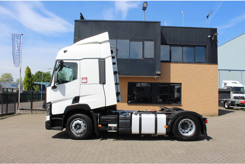 Renault T460 * RETARDER * 2 TANK * 4x2 * - Vilcējs: foto 2 Renault T460 * RETARDER * 2 TANK * 4x2 * - Vilcējs: foto 2