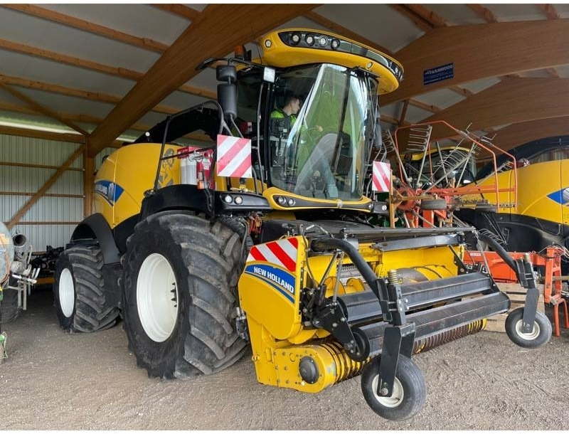 New Holland FR 650 - Lopbarības kombains: foto 1 New Holland FR 650 - Lopbarības kombains: foto 1