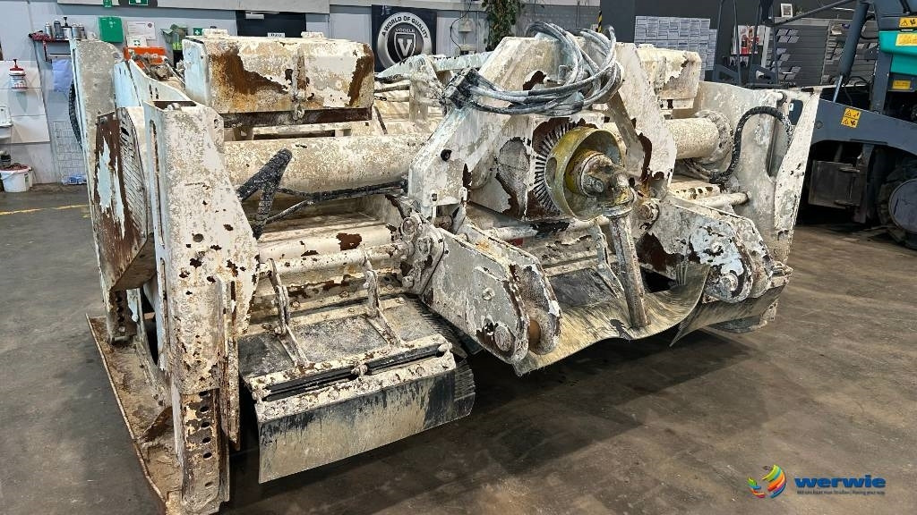 Wirtgen WS 250 - Asfalta ieklāšanas tehnika: foto 4 Wirtgen WS 250 - Asfalta ieklāšanas tehnika: foto 4