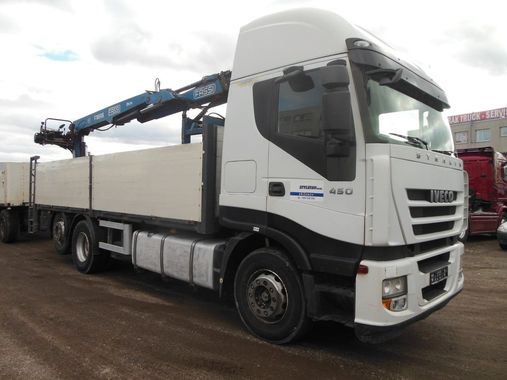 Iveco STRALIS AS 260S45, 6X2, MANUELL, FASSI F185 - Kravas auto ar manipulatoru, Bortu kravas automašīna/ Platforma: foto 2 Iveco STRALIS AS 260S45, 6X2, MANUELL, FASSI F185 - Kravas auto ar manipulatoru, Bortu kravas automašīna/ Platforma: foto 2