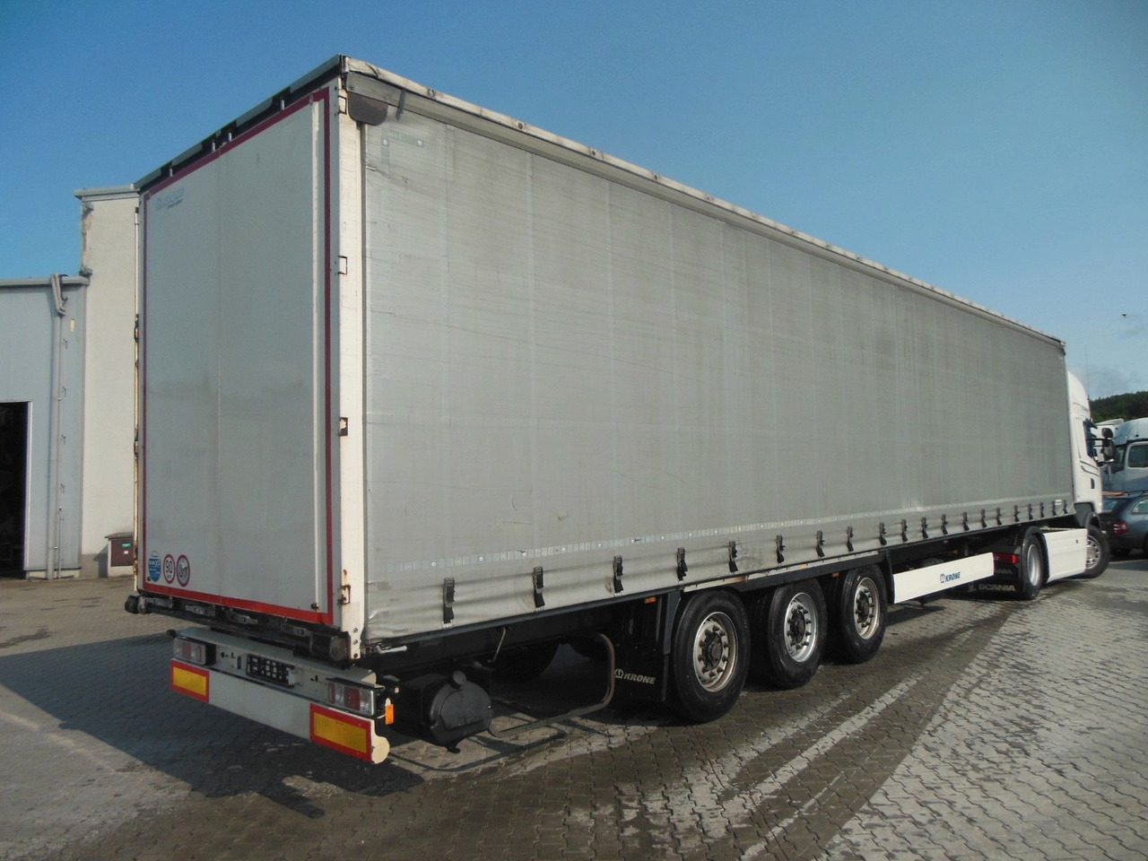 Krone SD, BPW, HUBDACH, LIFT ACHSE, 3 STÜCKS AM LAGER - Tenta puspiekabe: foto 1 Krone SD, BPW, HUBDACH, LIFT ACHSE, 3 STÜCKS AM LAGER - Tenta puspiekabe: foto 1