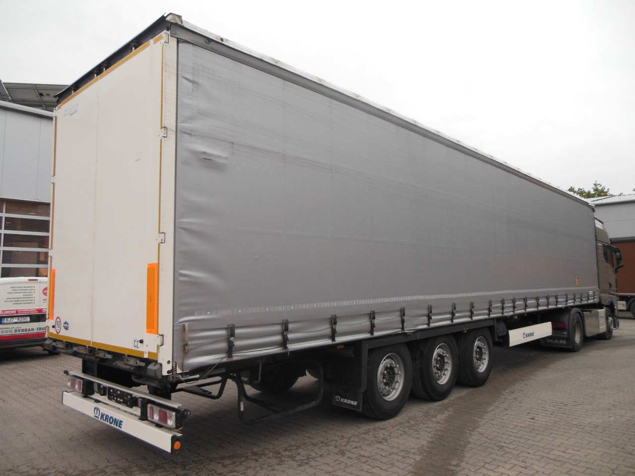 Krone SD, LIFT ACHSE - Tenta puspiekabe: foto 4 Krone SD, LIFT ACHSE - Tenta puspiekabe: foto 4