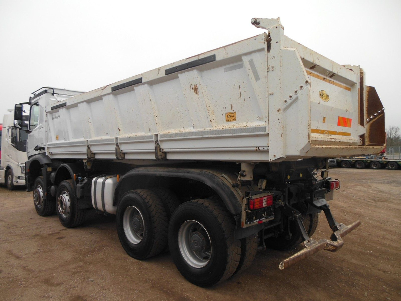 Mercedes-Benz AROCS 4151, 8X6, MEILLER, BORDMATIC, AHK - Kravas automašīna pašizgāzējs: foto 4 Mercedes-Benz AROCS 4151, 8X6, MEILLER, BORDMATIC, AHK - Kravas automašīna pašizgāzējs: foto 4