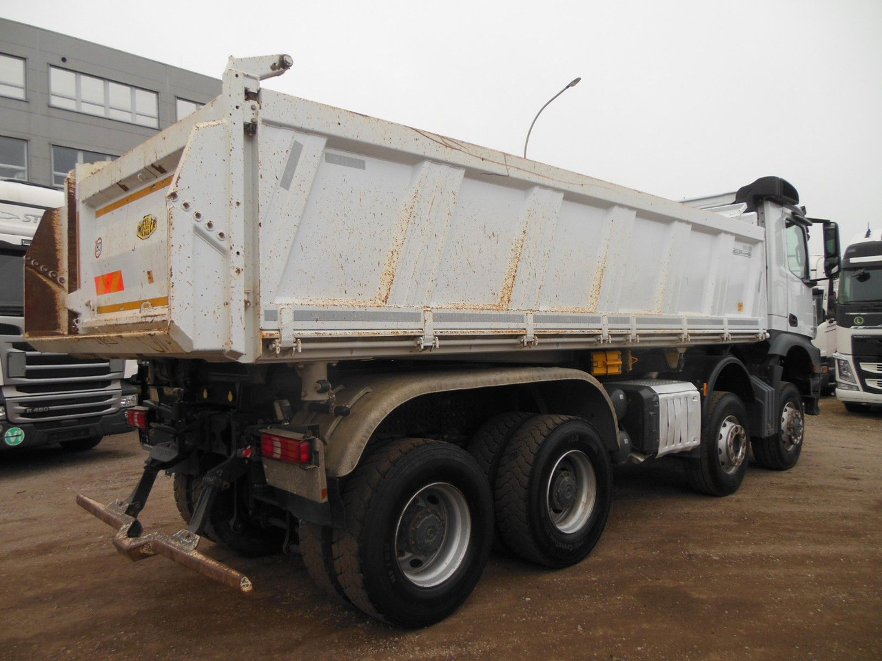 Mercedes-Benz AROCS 4151, 8X6, MEILLER, BORDMATIC, AHK - Kravas automašīna pašizgāzējs: foto 3 Mercedes-Benz AROCS 4151, 8X6, MEILLER, BORDMATIC, AHK - Kravas automašīna pašizgāzējs: foto 3