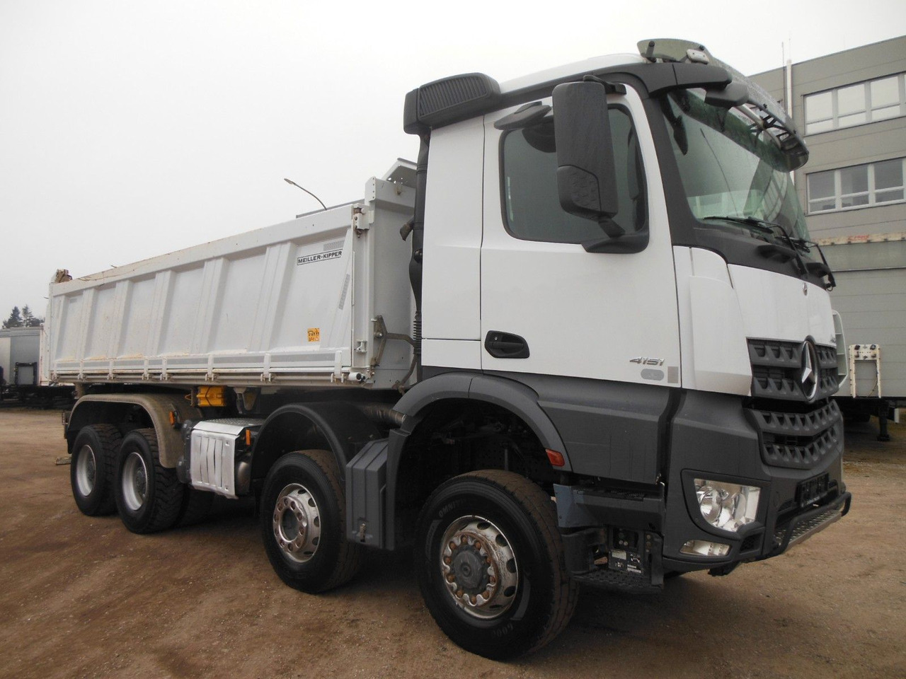 Mercedes-Benz AROCS 4151, 8X6, MEILLER, BORDMATIC, AHK - Kravas automašīna pašizgāzējs: foto 2 Mercedes-Benz AROCS 4151, 8X6, MEILLER, BORDMATIC, AHK - Kravas automašīna pašizgāzējs: foto 2