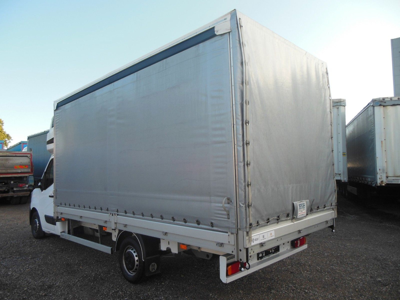 Renault MASTER 2.3 DCI, 10 PALETTEN, LUFT FEDERUNG - Furgons ar tentu: foto 4 Renault MASTER 2.3 DCI, 10 PALETTEN, LUFT FEDERUNG - Furgons ar tentu: foto 4