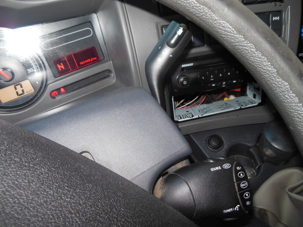 Automašīna ar kravas platformu Renault MIDLUM DXI 180.08: foto 21