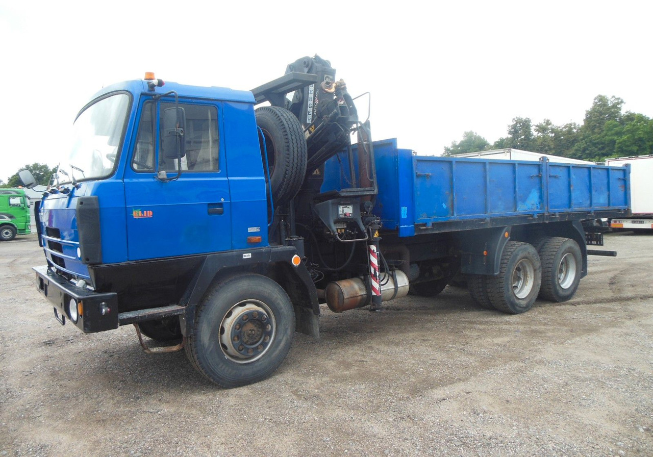 Tatra T 815, 6X6, HIAB 144 B - 3 DUO - Bortu kravas automašīna/ Platforma, Kravas auto ar manipulatoru: foto 1 Tatra T 815, 6X6, HIAB 144 B - 3 DUO - Bortu kravas automašīna/ Platforma, Kravas auto ar manipulatoru: foto 1